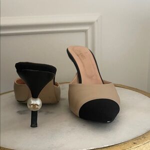 CHANEL Beige and Black Slip-On Mules with Pearl Heel Logo 39